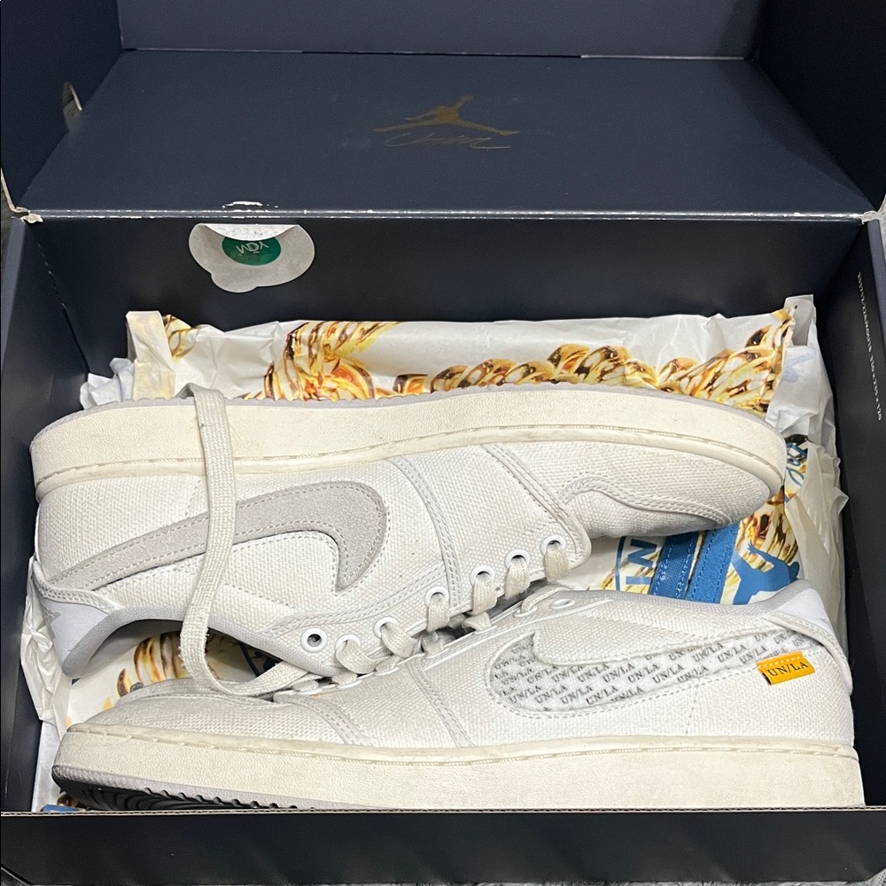 Nike Air Force 1 Low in Off-White and Light Gray